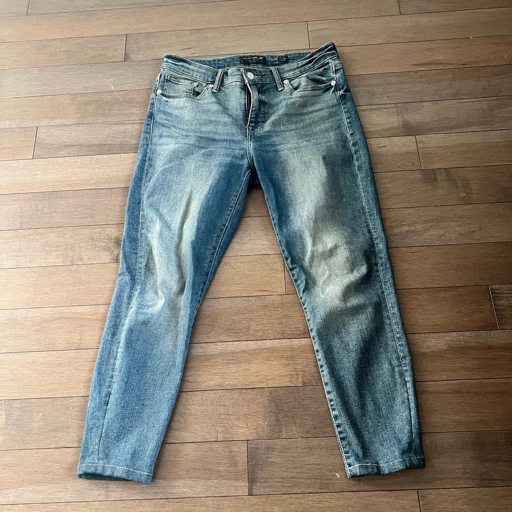 Mid wash blue skinny jeans